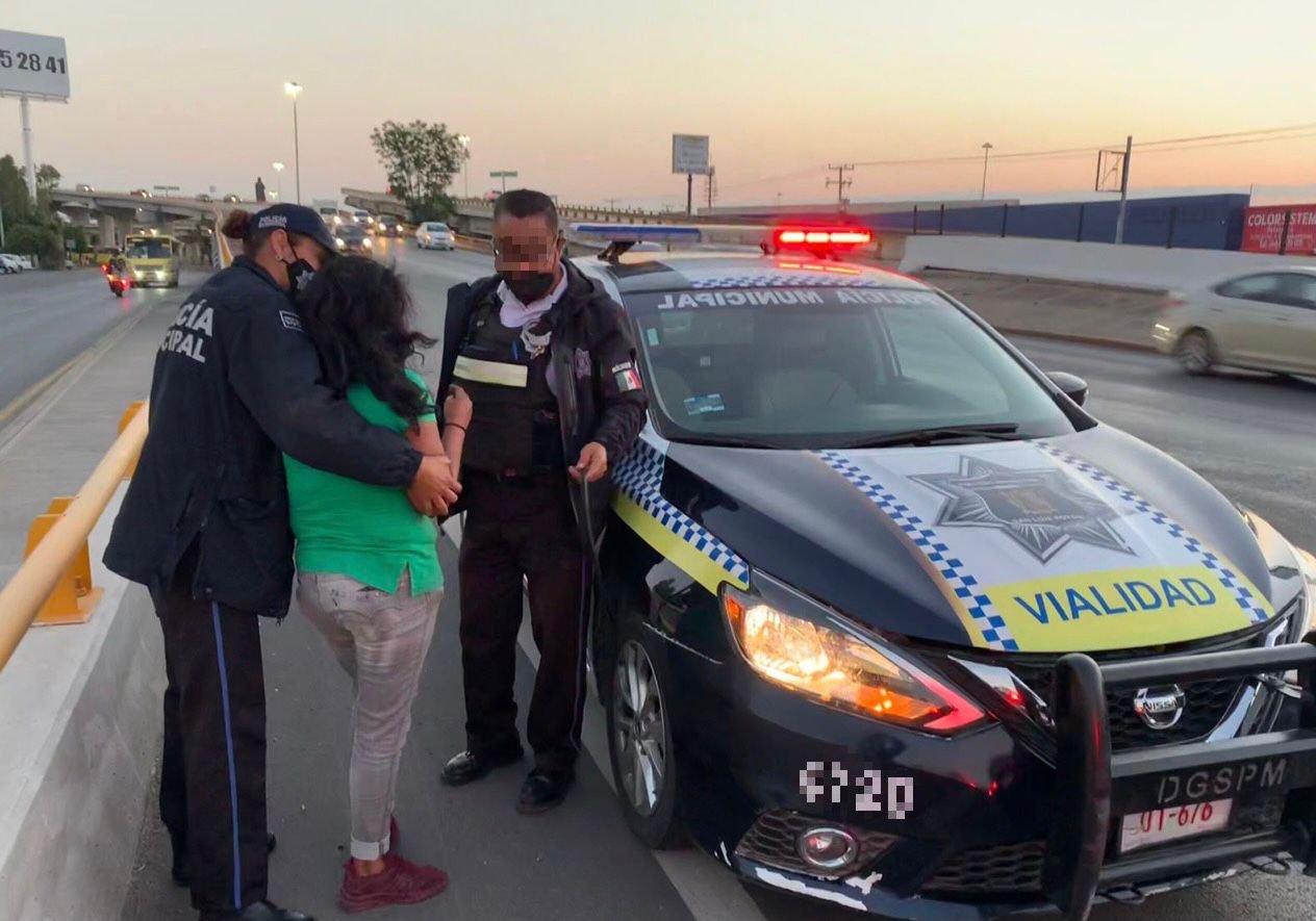 MUJER AUXILIADA