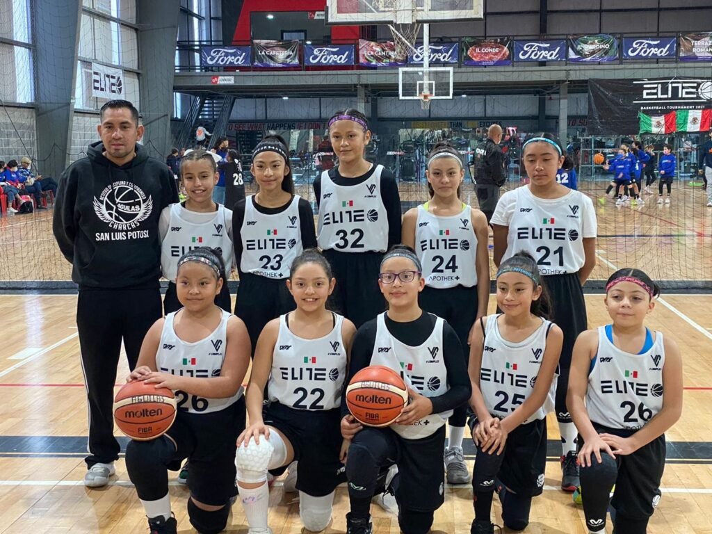 Niñas basquetbolistas de Charcas destacan a nivel nacional |