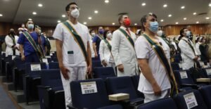 Condecoración de médicas, médicos, personal de Enfermería, Técnicas de Atención y Orientación al Derechohabiente y personal administrativo por su labor durante la pandemia por Covid-19