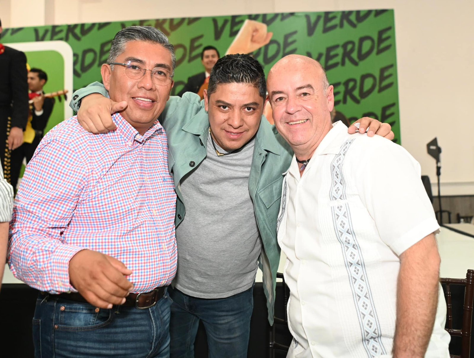 chiquis, gober, navarro